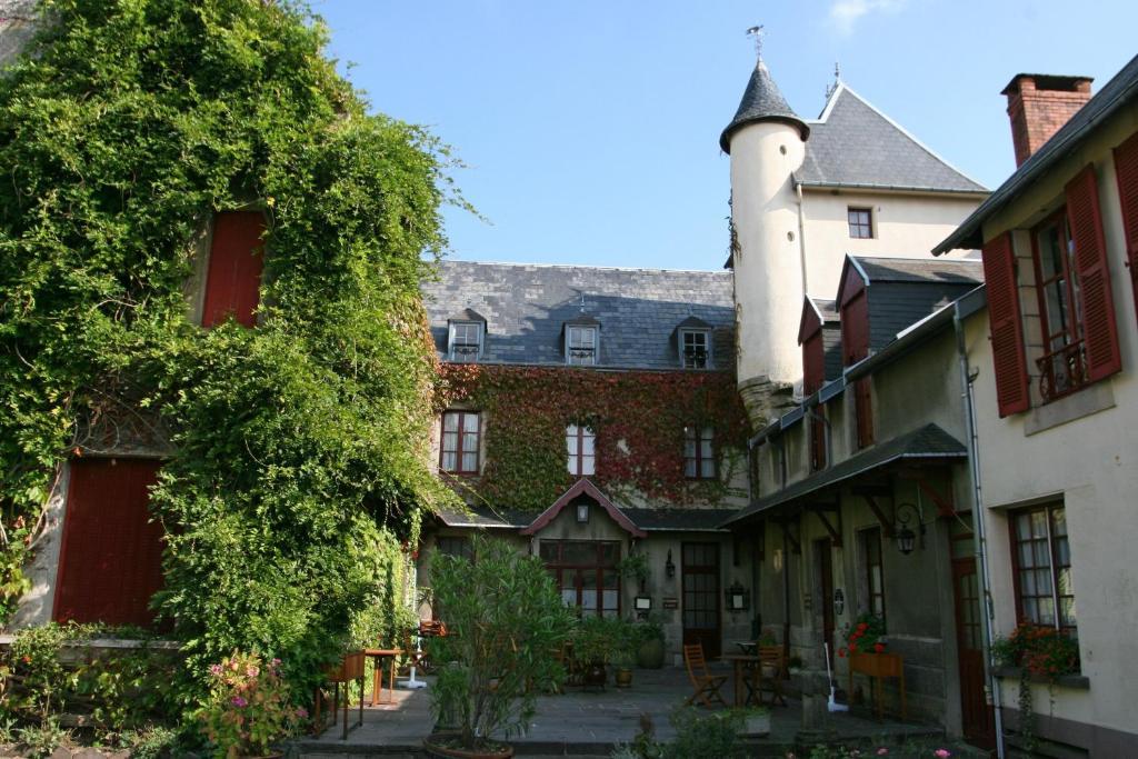 Castel Hotel 1904 Saint-Gervais-dʼAuvergne Zewnętrze zdjęcie